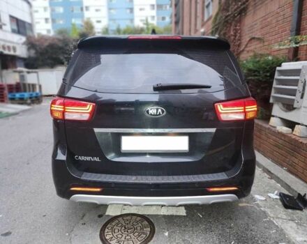 Черный Киа Карнивал, объемом двигателя 2.2 л и пробегом 47 тыс. км за 6497 $, фото 1 на Automoto.ua