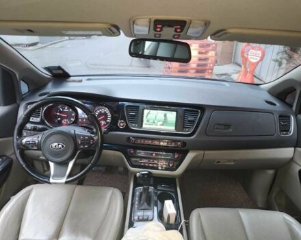 Черный Киа Карнивал, объемом двигателя 2.2 л и пробегом 47 тыс. км за 6497 $, фото 4 на Automoto.ua