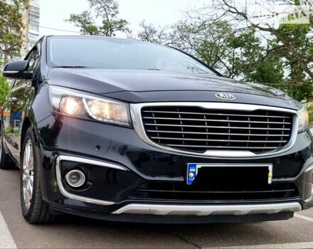 Черный Киа Карнивал, объемом двигателя 2.2 л и пробегом 250 тыс. км за 23550 $, фото 4 на Automoto.ua