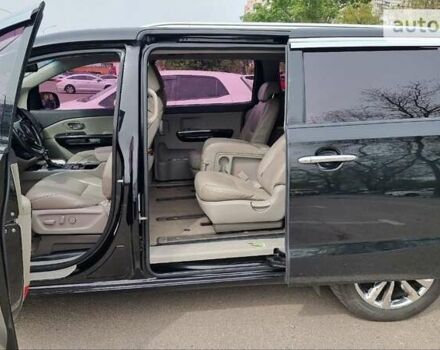 Черный Киа Карнивал, объемом двигателя 2.2 л и пробегом 250 тыс. км за 23550 $, фото 30 на Automoto.ua