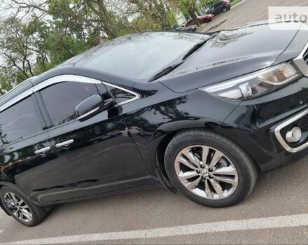 Черный Киа Карнивал, объемом двигателя 2.2 л и пробегом 250 тыс. км за 23550 $, фото 12 на Automoto.ua