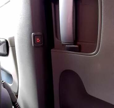 Черный Киа Карнивал, объемом двигателя 2.2 л и пробегом 250 тыс. км за 23550 $, фото 69 на Automoto.ua