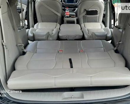 Черный Киа Карнивал, объемом двигателя 2.2 л и пробегом 250 тыс. км за 23550 $, фото 43 на Automoto.ua