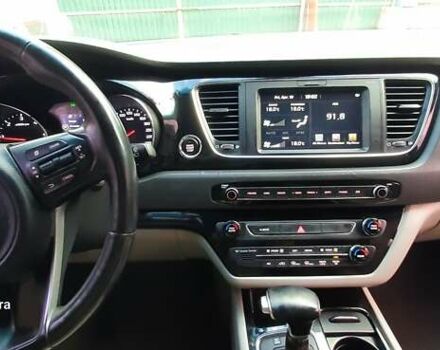 Черный Киа Карнивал, объемом двигателя 2.2 л и пробегом 250 тыс. км за 23550 $, фото 66 на Automoto.ua