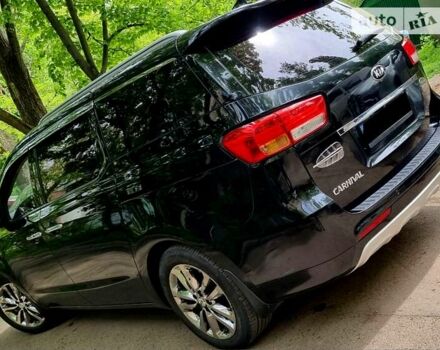 Черный Киа Карнивал, объемом двигателя 2.2 л и пробегом 250 тыс. км за 23550 $, фото 17 на Automoto.ua