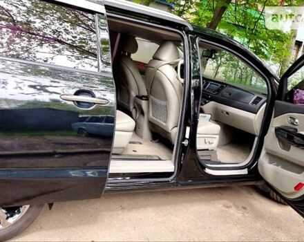 Черный Киа Карнивал, объемом двигателя 2.2 л и пробегом 250 тыс. км за 23550 $, фото 35 на Automoto.ua