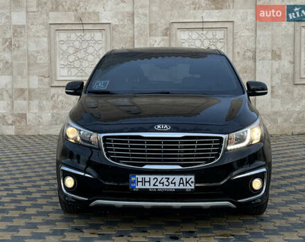 Черный Киа Карнивал, объемом двигателя 2.2 л и пробегом 149 тыс. км за 23500 $, фото 3 на Automoto.ua