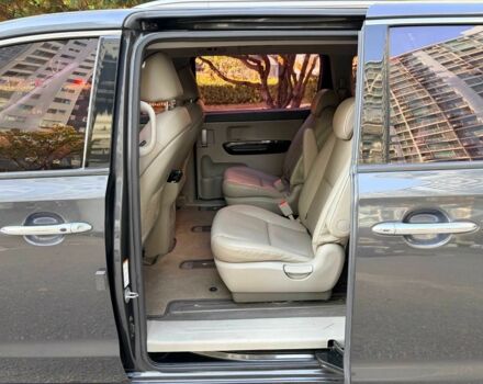 Чорний Кіа Карнівал, об'ємом двигуна 2.2 л та пробігом 78 тис. км за 15850 $, фото 8 на Automoto.ua