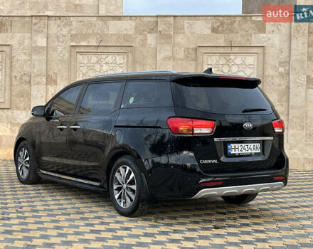 Черный Киа Карнивал, объемом двигателя 2.2 л и пробегом 149 тыс. км за 23500 $, фото 6 на Automoto.ua