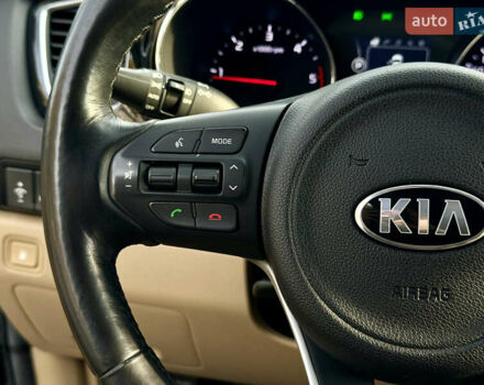 Киа Карнивал 2017 в Виннице на Automoto.ua Черный Киа Карнивал, объемом двигателя 2.2 л и пробегом 179 тыс. км за 19900 $, фото 25 на Automoto.ua