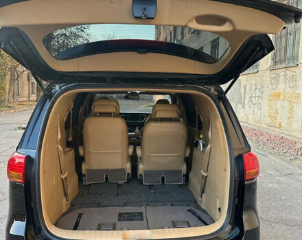 Чорний Кіа Карнівал, об'ємом двигуна 2.2 л та пробігом 168 тис. км за 23000 $, фото 13 на Automoto.ua