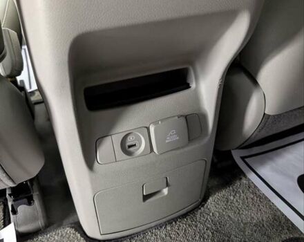 Черный Киа Карнивал, объемом двигателя 2.2 л и пробегом 299 тыс. км за 16500 $, фото 19 на Automoto.ua