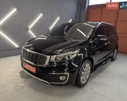 Черный Киа Карнивал, объемом двигателя 2.2 л и пробегом 299 тыс. км за 16500 $, фото 3 на Automoto.ua