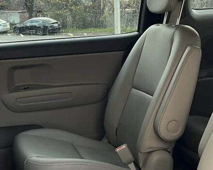 Черный Киа Карнивал, объемом двигателя 2.2 л и пробегом 149 тыс. км за 23500 $, фото 10 на Automoto.ua