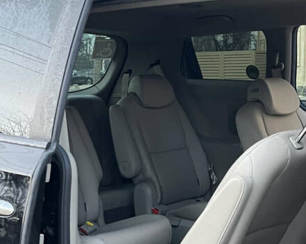 Черный Киа Карнивал, объемом двигателя 2.2 л и пробегом 149 тыс. км за 23500 $, фото 15 на Automoto.ua