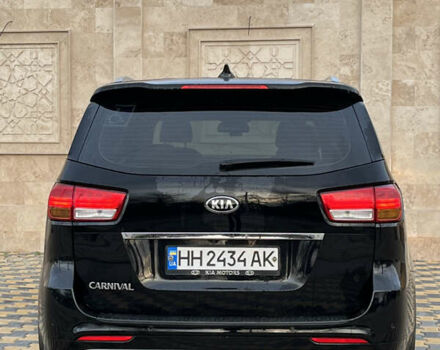 Черный Киа Карнивал, объемом двигателя 2.2 л и пробегом 149 тыс. км за 23500 $, фото 5 на Automoto.ua