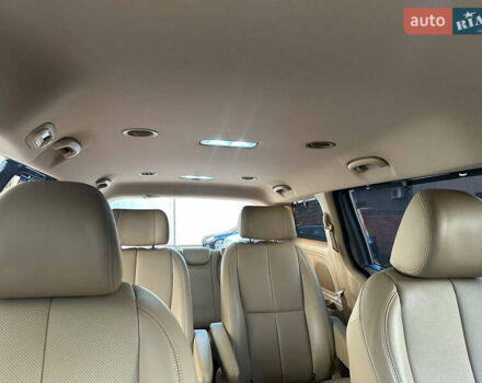 Чорний Кіа Карнівал, об'ємом двигуна 2.2 л та пробігом 168 тис. км за 23000 $, фото 11 на Automoto.ua