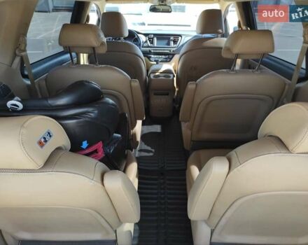 Черный Киа Карнивал, объемом двигателя 2.2 л и пробегом 212 тыс. км за 21500 $, фото 11 на Automoto.ua