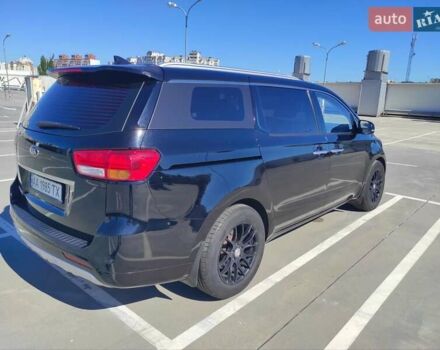 Черный Киа Карнивал, объемом двигателя 2.2 л и пробегом 212 тыс. км за 21500 $, фото 4 на Automoto.ua