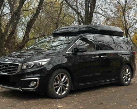 Черный Киа Карнивал, объемом двигателя 2.2 л и пробегом 162 тыс. км за 24700 $, фото 2 на Automoto.ua