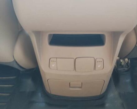 Черный Киа Карнивал, объемом двигателя 2.2 л и пробегом 212 тыс. км за 21500 $, фото 15 на Automoto.ua