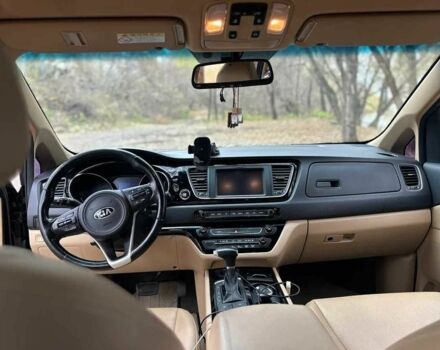 Черный Киа Карнивал, объемом двигателя 2.2 л и пробегом 162 тыс. км за 24700 $, фото 7 на Automoto.ua