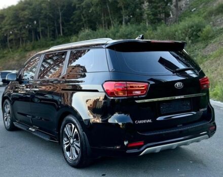 Черный Киа Карнивал, объемом двигателя 0 л и пробегом 56 тыс. км за 17700 $, фото 3 на Automoto.ua