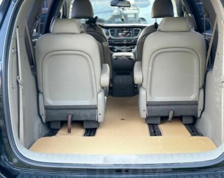 Черный Киа Карнивал, объемом двигателя 0 л и пробегом 56 тыс. км за 17700 $, фото 12 на Automoto.ua