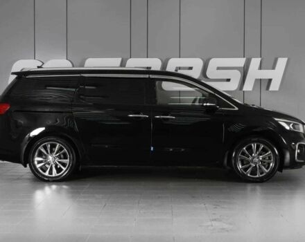 Черный Киа Карнивал, объемом двигателя 2.2 л и пробегом 89 тыс. км за 18100 $, фото 4 на Automoto.ua