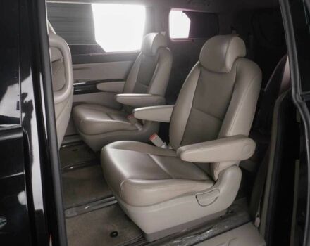 Черный Киа Карнивал, объемом двигателя 2.2 л и пробегом 89 тыс. км за 18100 $, фото 9 на Automoto.ua