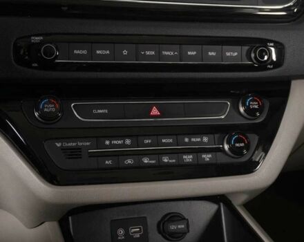 Черный Киа Карнивал, объемом двигателя 2.2 л и пробегом 89 тыс. км за 18100 $, фото 15 на Automoto.ua