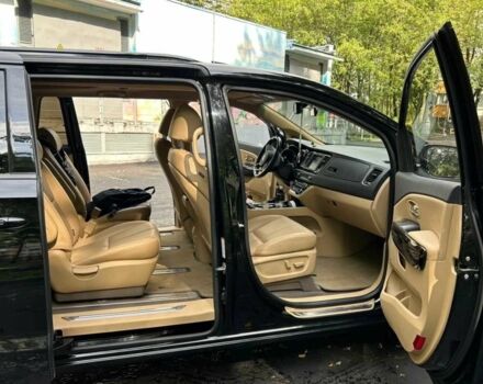 Черный Киа Карнивал, объемом двигателя 2.2 л и пробегом 86 тыс. км за 21000 $, фото 6 на Automoto.ua