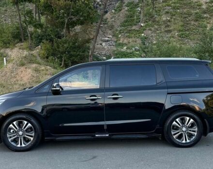 Черный Киа Карнивал, объемом двигателя 0 л и пробегом 56 тыс. км за 17700 $, фото 2 на Automoto.ua