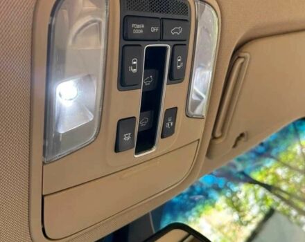 Черный Киа Карнивал, объемом двигателя 2.2 л и пробегом 86 тыс. км за 21000 $, фото 10 на Automoto.ua