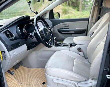 Черный Киа Карнивал, объемом двигателя 0 л и пробегом 56 тыс. км за 17700 $, фото 7 на Automoto.ua