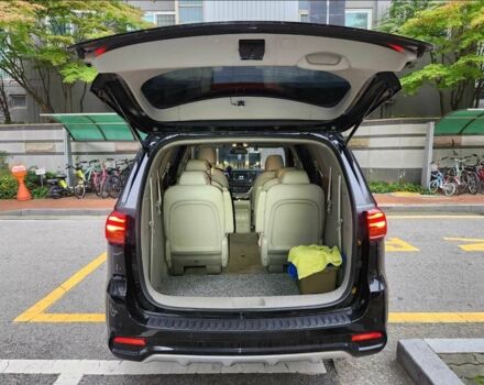 Черный Киа Карнивал, объемом двигателя 2.2 л и пробегом 86 тыс. км за 22300 $, фото 4 на Automoto.ua