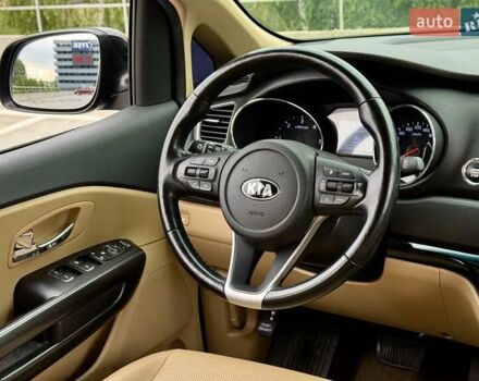 Киа Карнивал 2020 в Киеве на Automoto.ua Черный Киа Карнивал, объемом двигателя 2.2 л и пробегом 78 тыс. км за 25500 $, фото 29 на Automoto.ua