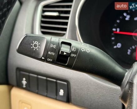 Киа Карнивал 2020 в Киеве на Automoto.ua Черный Киа Карнивал, объемом двигателя 2.2 л и пробегом 78 тыс. км за 25500 $, фото 42 на Automoto.ua