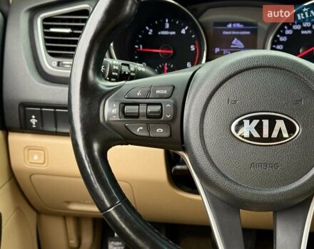 Киа Карнивал 2020 в Киеве на Automoto.ua Черный Киа Карнивал, объемом двигателя 2.2 л и пробегом 78 тыс. км за 25500 $, фото 35 на Automoto.ua