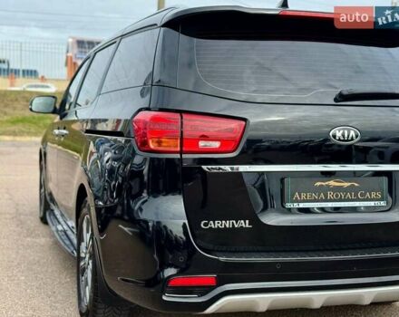 Киа Карнивал 2020 в Киеве на Automoto.ua Черный Киа Карнивал, объемом двигателя 2.2 л и пробегом 78 тыс. км за 25500 $, фото 12 на Automoto.ua