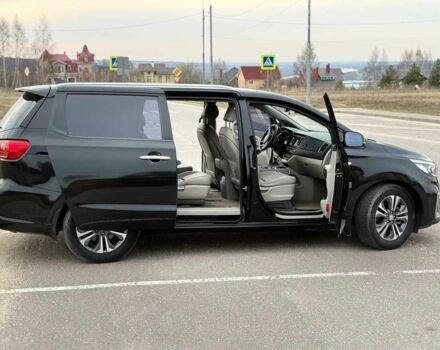 Чорний Кіа Карнівал, об'ємом двигуна 2.2 л та пробігом 135 тис. км за 22400 $, фото 5 на Automoto.ua