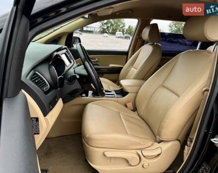 Киа Карнивал 2020 в Киеве на Automoto.ua Черный Киа Карнивал, объемом двигателя 2.2 л и пробегом 78 тыс. км за 25500 $, фото 19 на Automoto.ua
