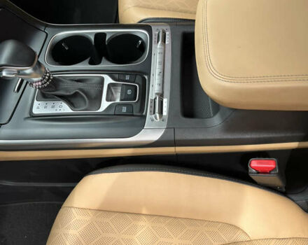 Чорний Кіа Карнівал, об'ємом двигуна 2.2 л та пробігом 110 тис. км за 34500 $, фото 2 на Automoto.ua