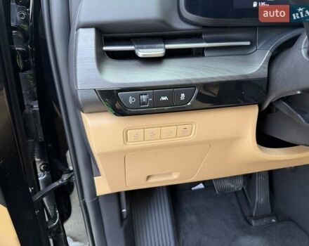 Черный Киа Карнивал, объемом двигателя 2.2 л и пробегом 31 тыс. км за 45500 $, фото 33 на Automoto.ua