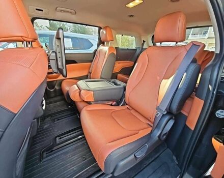 Черный Киа Карнивал, объемом двигателя 0 л и пробегом 22 тыс. км за 24900 $, фото 4 на Automoto.ua