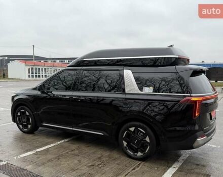 Черный Киа Карнивал, объемом двигателя 2.2 л и пробегом 12 тыс. км за 67000 $, фото 3 на Automoto.ua