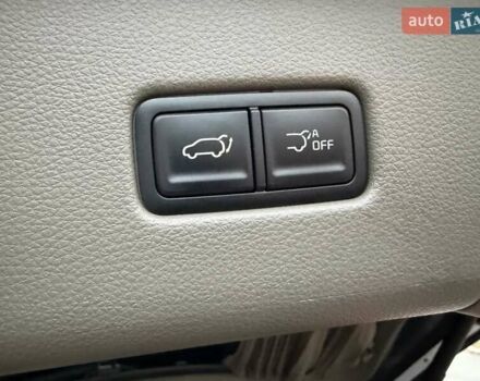 Черный Киа Карнивал, объемом двигателя 2.2 л и пробегом 12 тыс. км за 67000 $, фото 32 на Automoto.ua