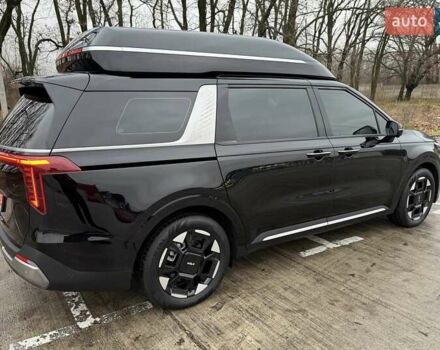 Черный Киа Карнивал, объемом двигателя 2.2 л и пробегом 12 тыс. км за 67000 $, фото 2 на Automoto.ua