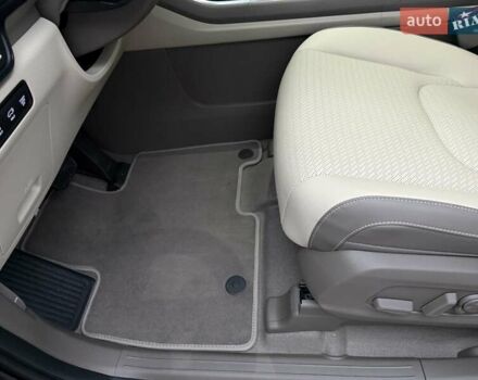 Черный Киа Карнивал, объемом двигателя 2.2 л и пробегом 12 тыс. км за 67000 $, фото 18 на Automoto.ua