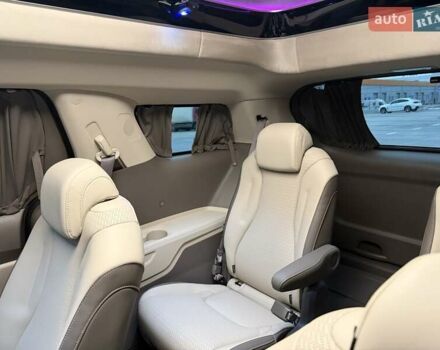 Черный Киа Карнивал, объемом двигателя 2.2 л и пробегом 12 тыс. км за 67000 $, фото 54 на Automoto.ua